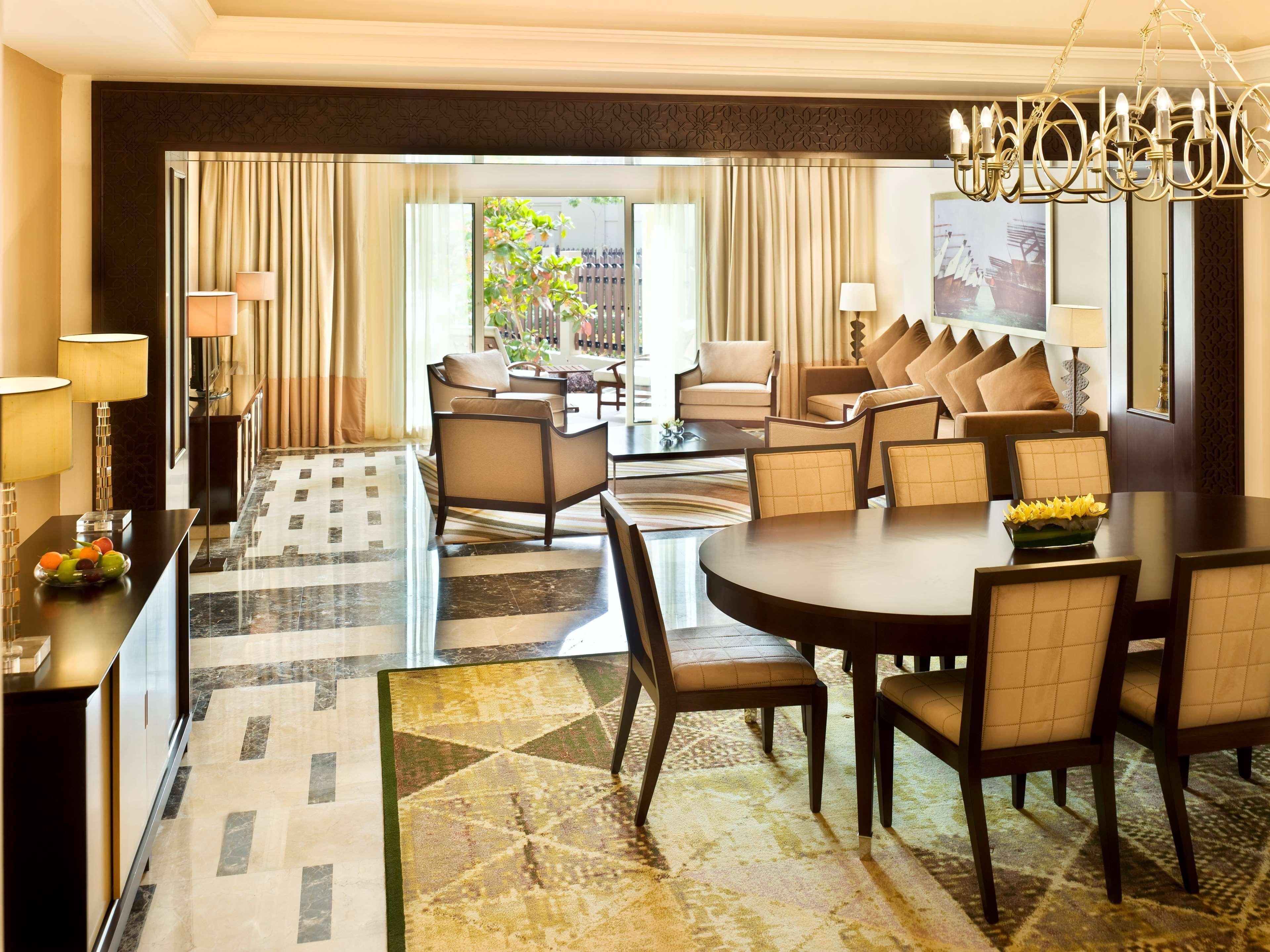 แกรนด์ ไฮแอท โดฮา Hotel ภายนอก รูปภาพ A suite at the Ritz-Carlton, Dubai