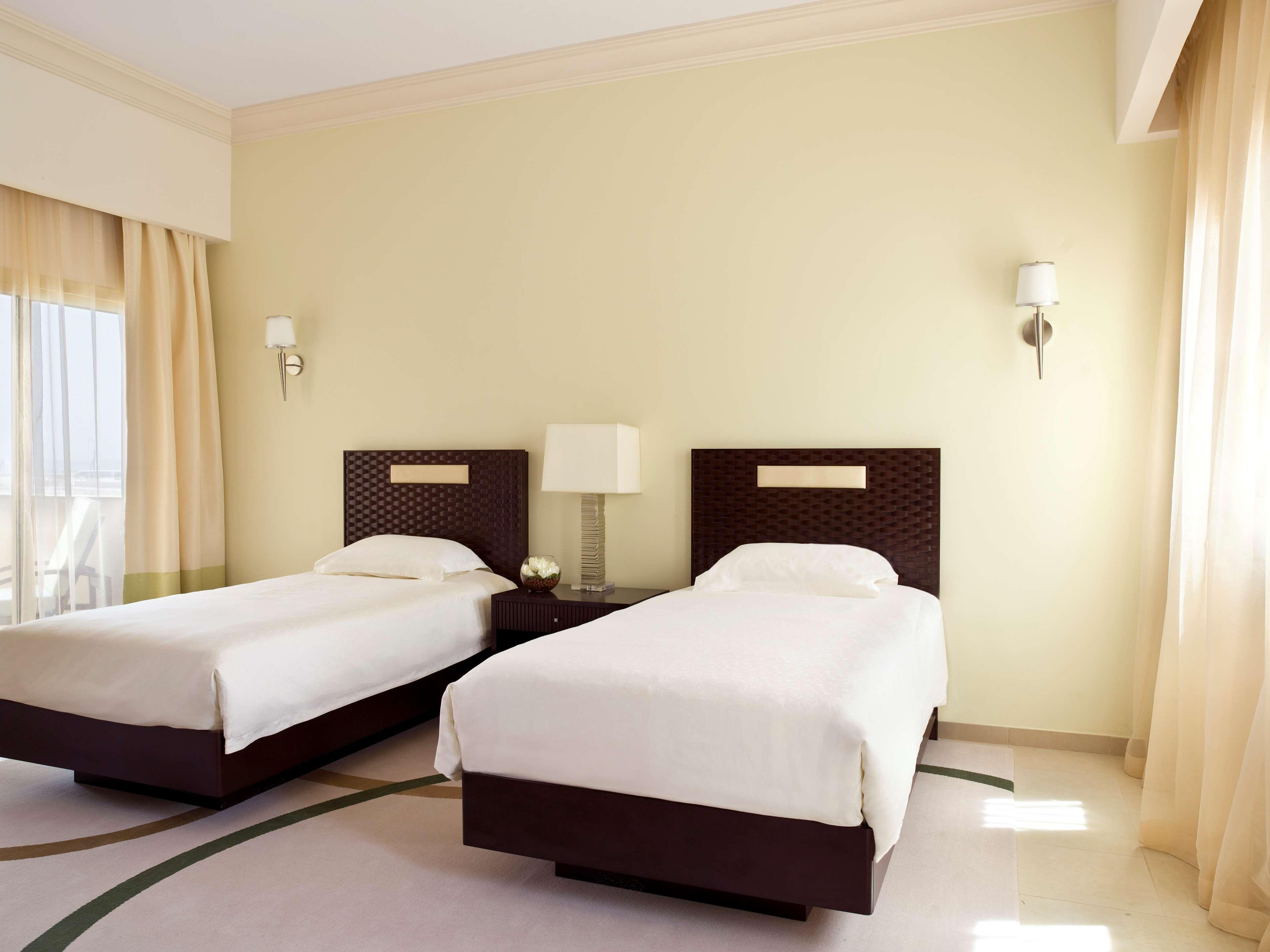 แกรนด์ ไฮแอท โดฮา Hotel ภายนอก รูปภาพ A room at the hotel