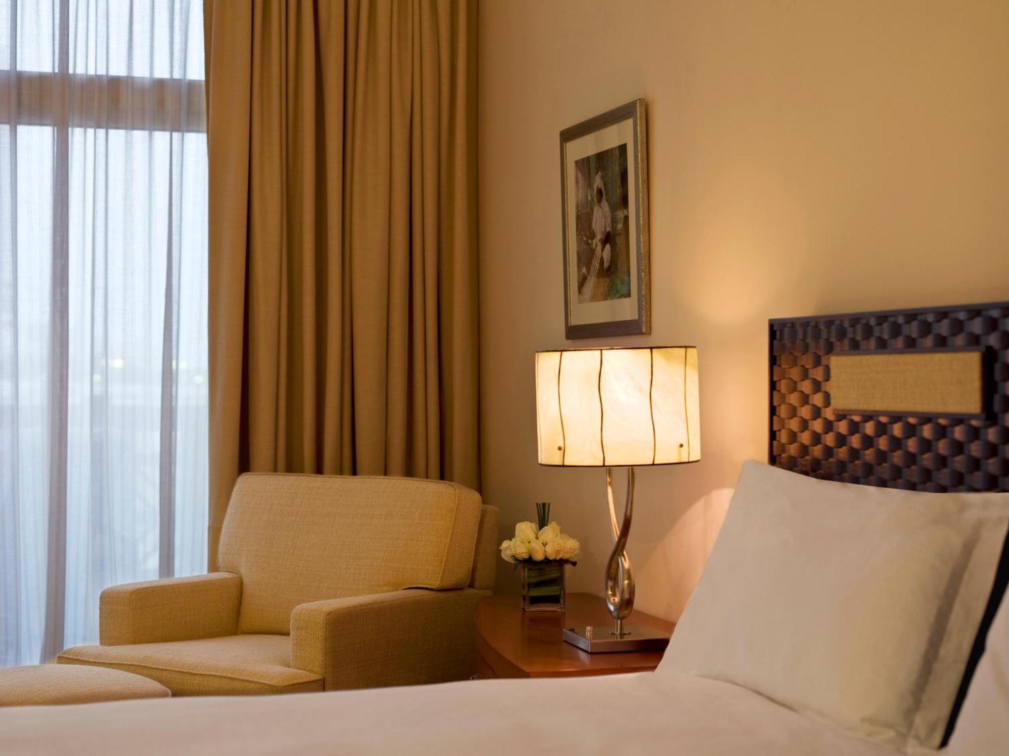 แกรนด์ ไฮแอท โดฮา Hotel ภายนอก รูปภาพ A bedroom at the hotel