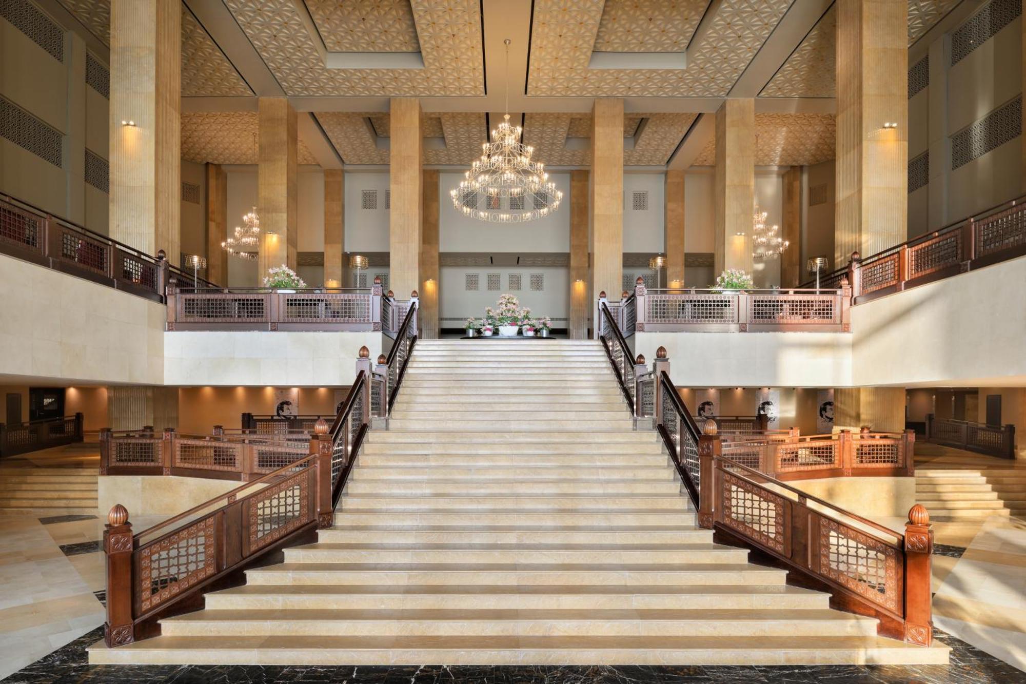 แกรนด์ ไฮแอท โดฮา Hotel ภายนอก รูปภาพ The main staircase at the Ritz-Carlton, DIFC