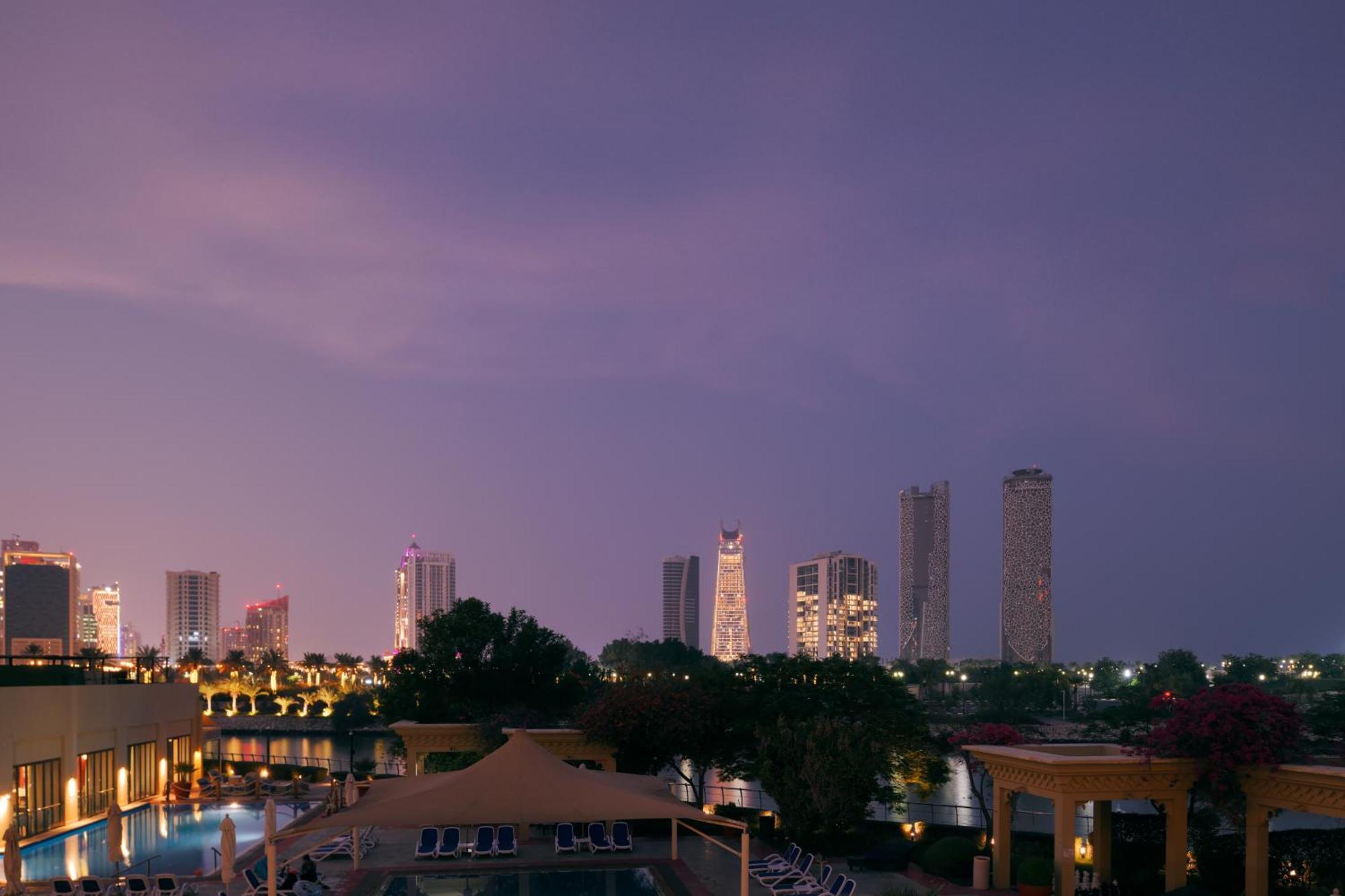แกรนด์ ไฮแอท โดฮา Hotel ภายนอก รูปภาพ View of the city at night